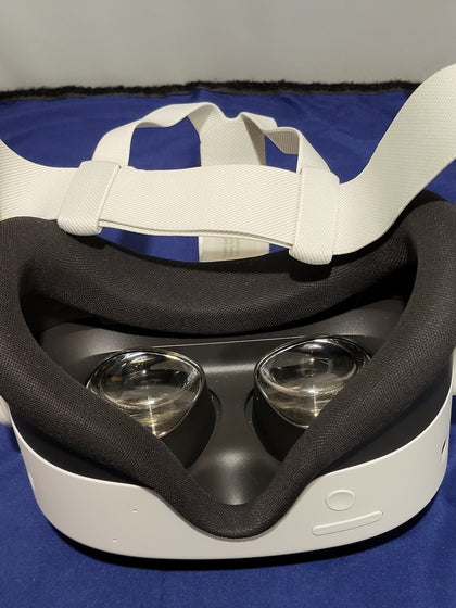 Meta Quest 3S VR Headset (With Controllers) - 128GB