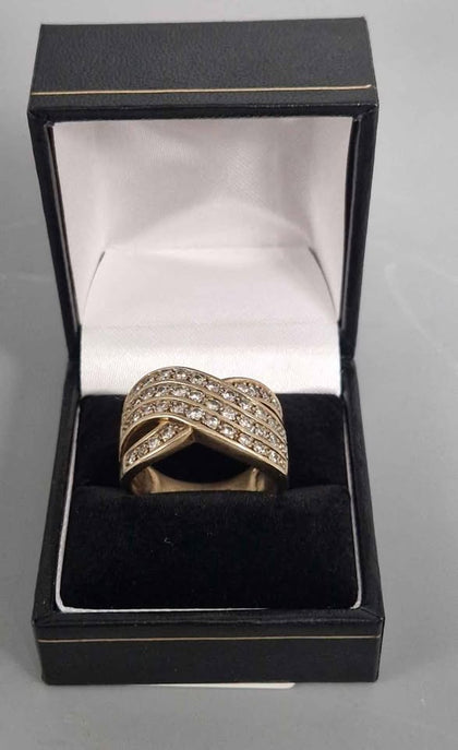 9ct GOLD RING 375 9.4G Size V