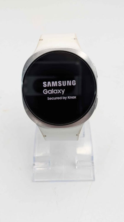 Samsung Galaxy Watch8 Smartwatch - 44mm - 4G - Silver - SM-L335F - Unboxed W/ White Strap & Charger
