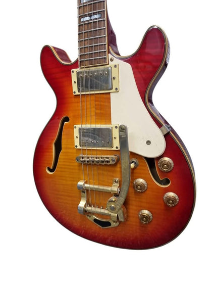 Tanglewood TSE-701 Semi Hollow 6-Stringed Electric Guitar - Sunburst