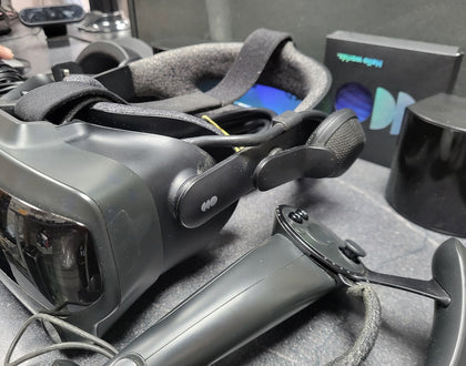 Valve Index VR Kit (Headset, 2X Controllers, 2X Base Station) - Boxed