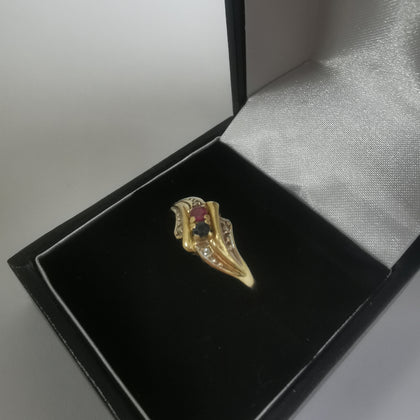 9K Gold Stunning Mossanite Ring, Pink, Black and Silver Stones - Size: O, 1.9Grams