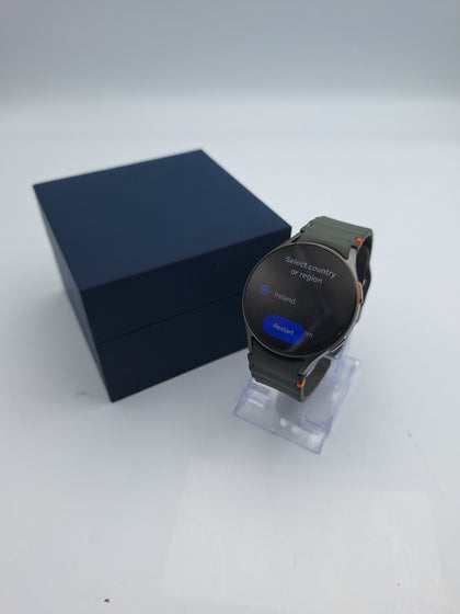 Samsung Galaxy Watch 7 40mm green strap smartwatch BOXED