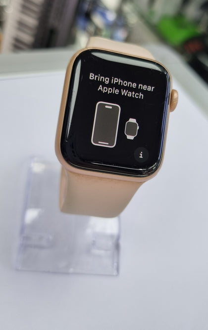 Apple Watch Series 6 40mm  GPS Gold Aluminum Case Pink Sand Sport Band
