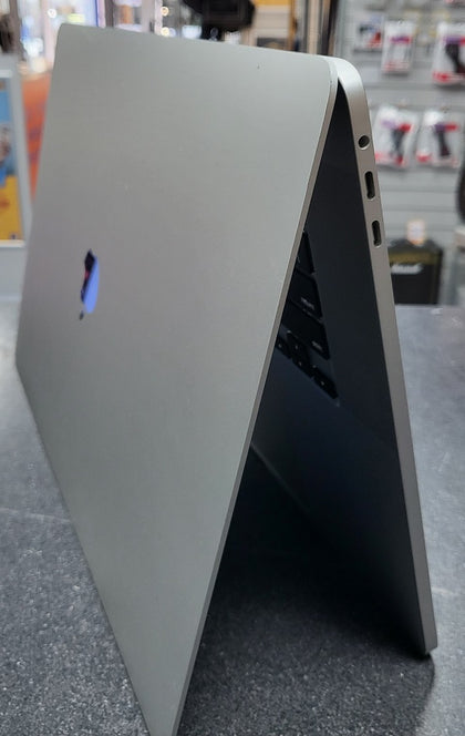 MacBook Pro 16,1 - i9-9980HK - 64GB -1TB SSD - 5500M 8GB - 16