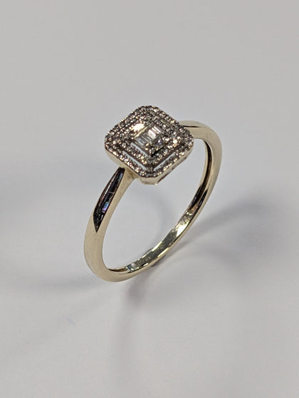 9ct Gold Square Cluster Diamond Ring - Size P