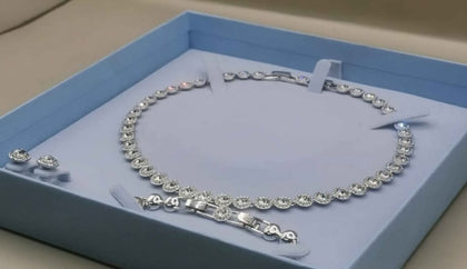 Swarovski set chain Braclet & earrings boxed base metal