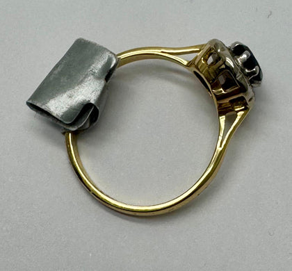 18CT SAPPHIRE DIAMOND RING