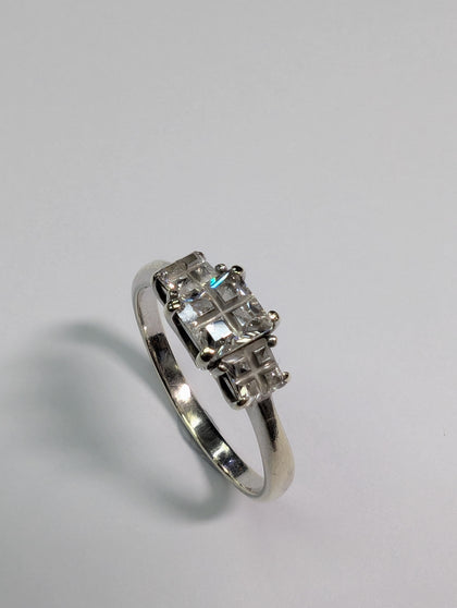 9ct White Gold Ring with CZ Stones - Size O