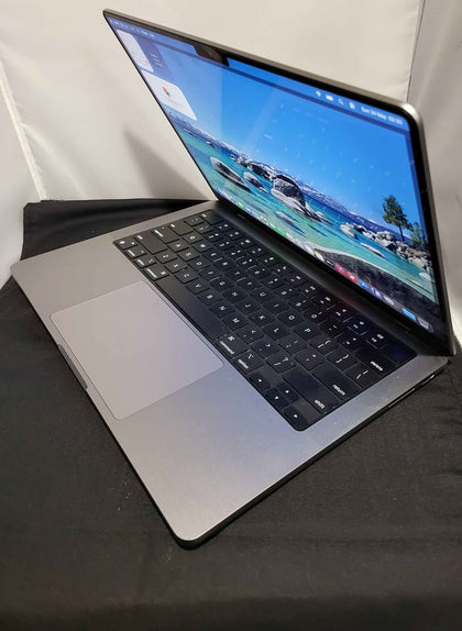 MacBook Pro 15,3/M3 (8-CPU 10-GPU) / 8GB Ram / 1TB SSD / 14