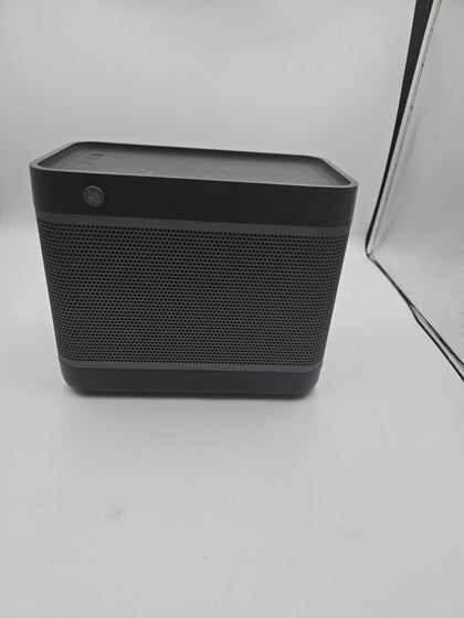 Bang & Olufsen Beolit Bluetooth Speaker & Charger Unboxed