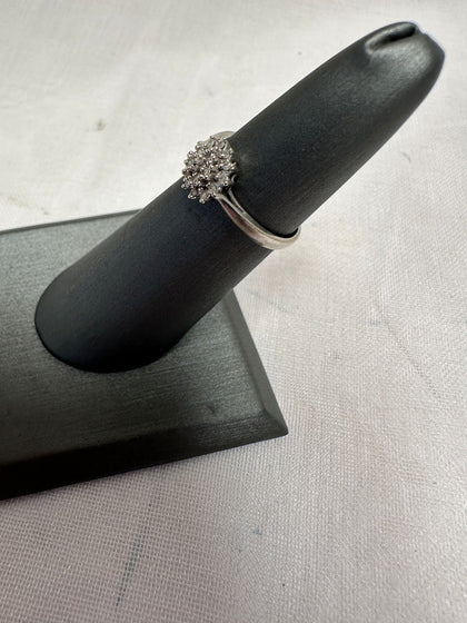 9ct White Gold Diamond Cluster Ring - Size L