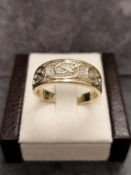 9ct Yellow & White Gold Diamond set Celtic Design Band Ring Size - Z+1