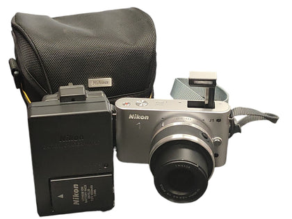 Nikon 1 J1 Camera with Nikon 10-30mm 1:3.5-5.6 Lens & Carry Case