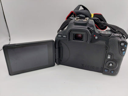 Canon EOS 250D 24M + 18-55mm IS STM Camera With Charger and Bag
