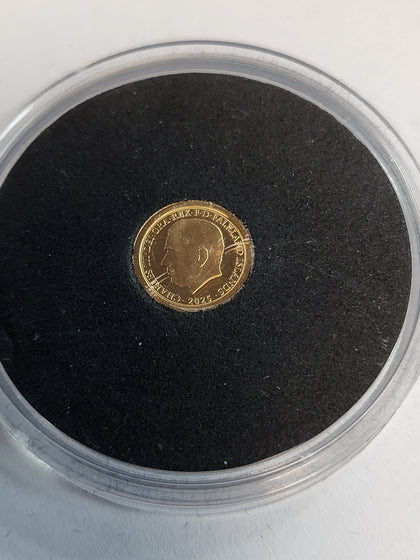 22ct One Eighth Sovereign (1.0G) Charles III 2025 Falkland Islands - Victory VE Day