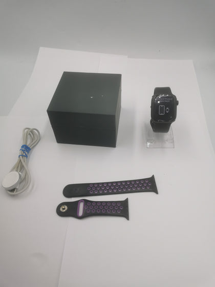 Watch Series 10 (GPS) Jet Black Aluminium, 42mm, with charger and strap-SCRATCHES ON SCREEN