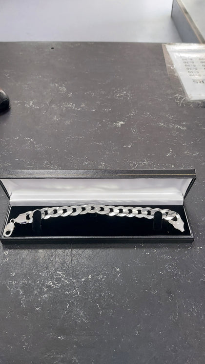 BRAND NEW SILVER BRACELET WEIGHT 47.5G, LENGHT 9