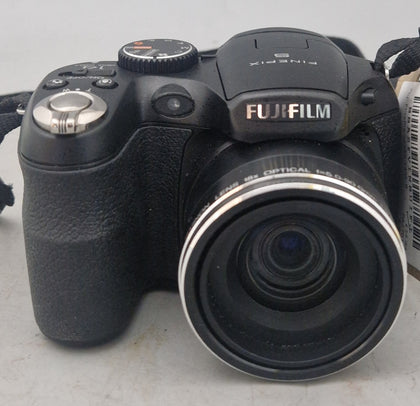 Fuji FinePix S2950 14M,.