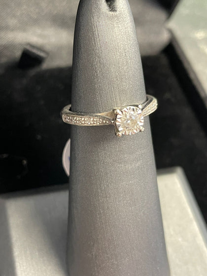 2.8g 9CT 0.25 CT Diamond Engagement Ring