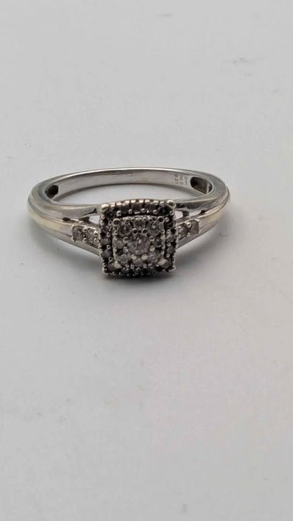 9ct White Gold Ladies Ring – CZ & 0.21ct Diamonds – Size N – 2.77 Grams – Elegant Cluster Design