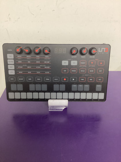 IK Multimedia UNO Synth Synthesizer