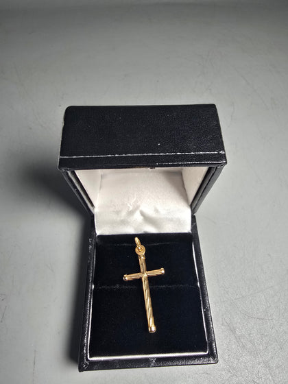 9CT GOLD CROSS PENDANT 375 0.8G 1'' IN LENGTH
