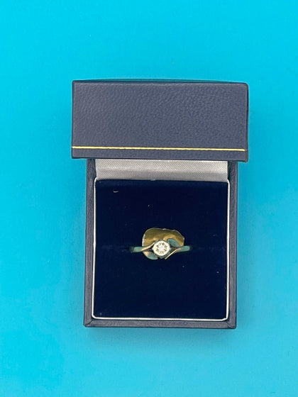 9CT GOLD RING - M