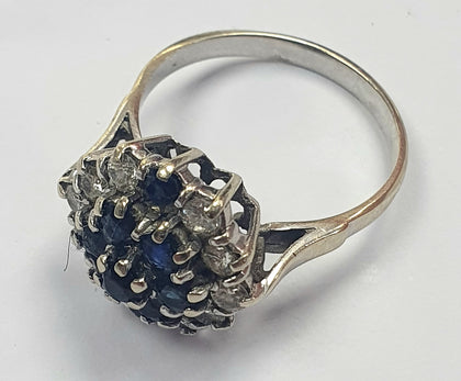 18ct white gold diamond & sapphire ring