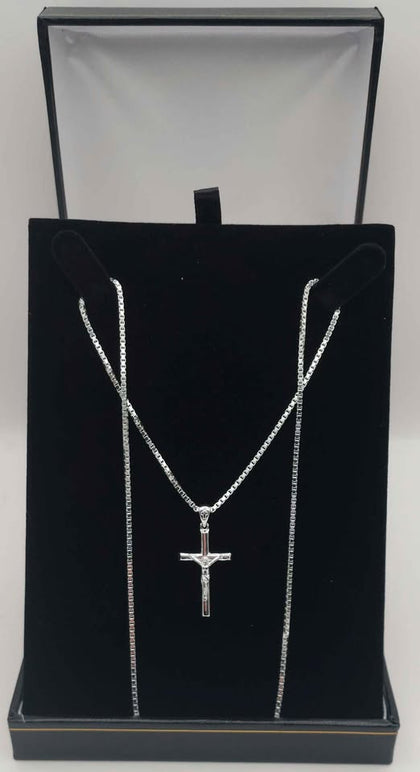 *BRAND NEW* 925 silver necklace with cross pendant 9.3g 24