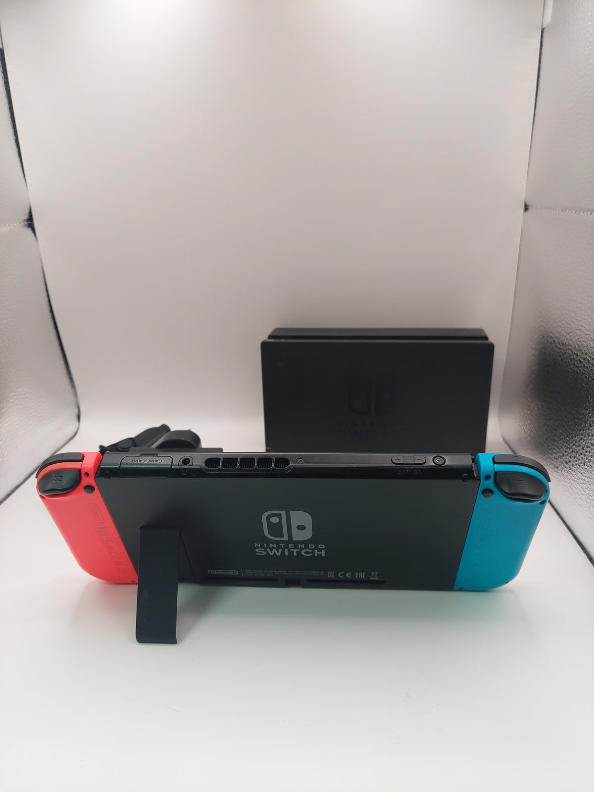 Nintendo Switch Console 32GB HAC-001-01 with Neon Red/Blue Joycons