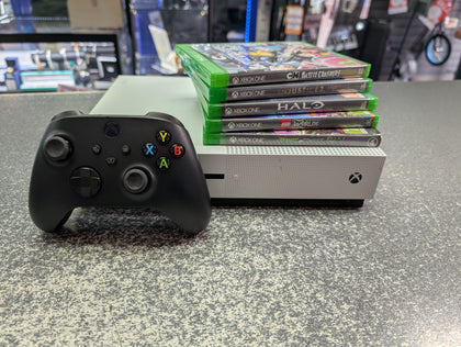 Xbox One S 500GB + 5 Games