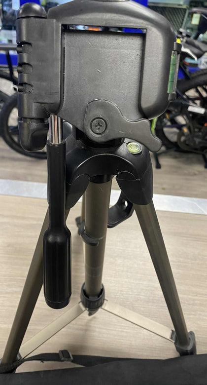 Camera tripod
