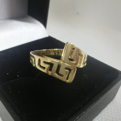 18K Gold Ring Greek Key Link Style, Hallmarked and Tested (750), 3.60Grams, Size: N , Box Included