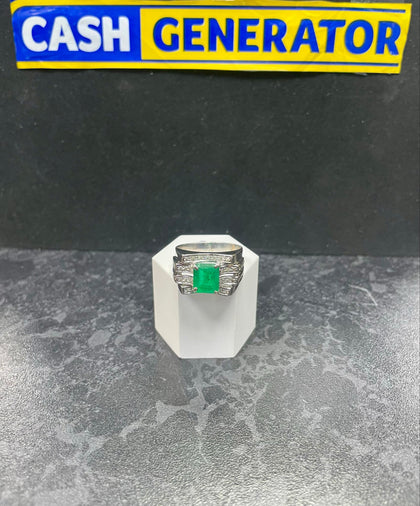 18ct White Gold Ring ( Size T ), 10g, Emerald Stone