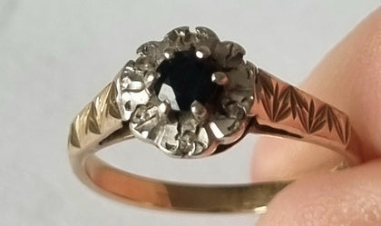 9ct gold ring with blue stone M