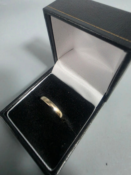 18CT White Gold Wedding Ring 3.4G HM 750 Size N