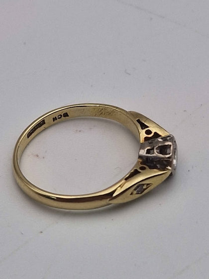 18ct Yellow Gold CZ Solitaire Dress Ring – Size J – 2.21 Grams
