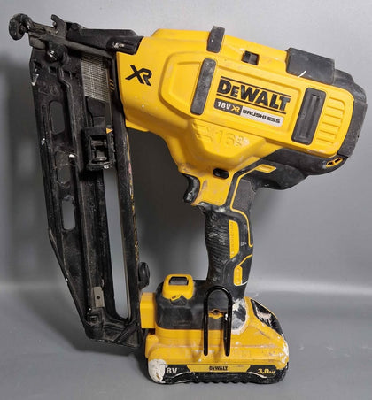 Dewalt DCN660N 18V XR Cordless Brushless 2ND Fix Nail Gun with 3.0ah batt & charger