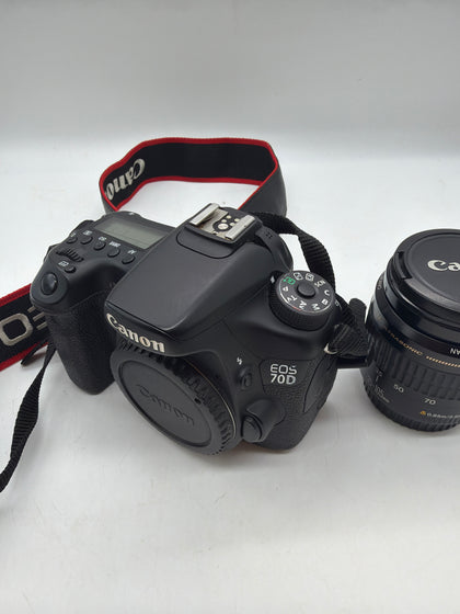 Canon Eos 70D Slr Camera 35-105mm lens
