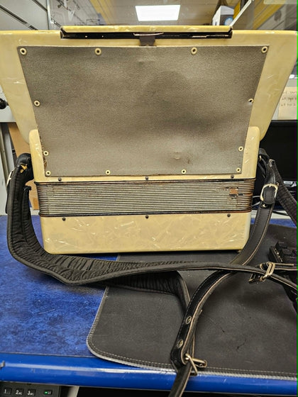 HOHNER ACCORDIAN TAGO I