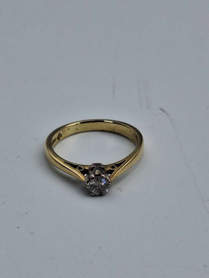 18ct Yellow Gold CZ Solitaire Ring – 2.71g – Size P – Classic Elegant Style