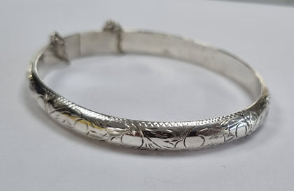 SILVER PATTERNED BANGLE LEYLAND