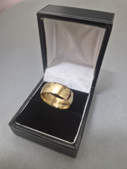 22ct Gold Wedding Band 916 6.8G Size S has been cleaned and polished to a high standard