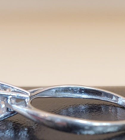 9ct White Gold Ring With Cubic Ziconia Stone - 1.37G - Size K - Hallmarked