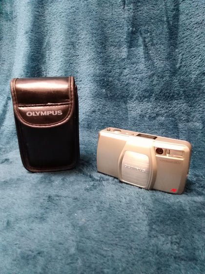 OLYMPUS SUPERZOOM 80s CAMERA
