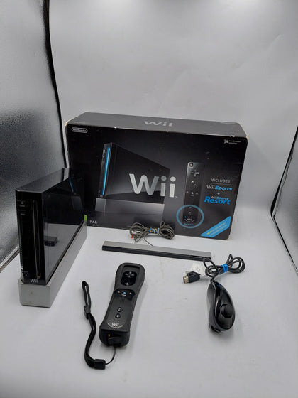 Nintendo wii console Black (No game) Boxed Includes wii remote+Nunchuck and sensor bar