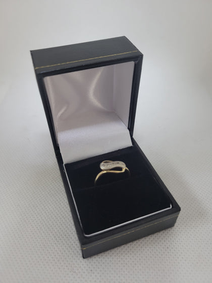 9k Gold Ring, 375 Hallmarked, 1.60Grams, Size: L, Box Included