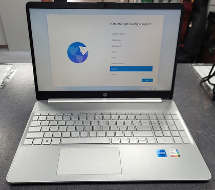 HP 15S-FQ2570 - i5-1135G7 - 8GB Ram - 256GB SSD -15
