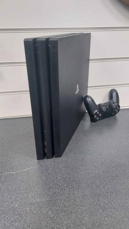 PlayStation 4 pro console black 1TB unboxed with 1-pad and cables in good condition